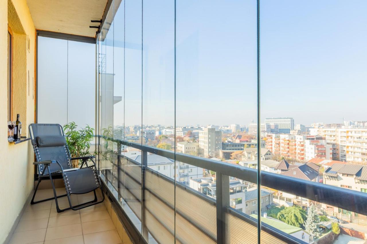 Lovely Apartment With City View Bukarest Kültér fotó
